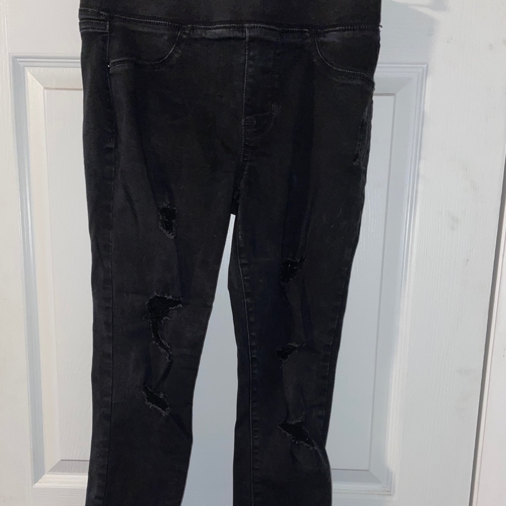 black distressed rockstar jeggings